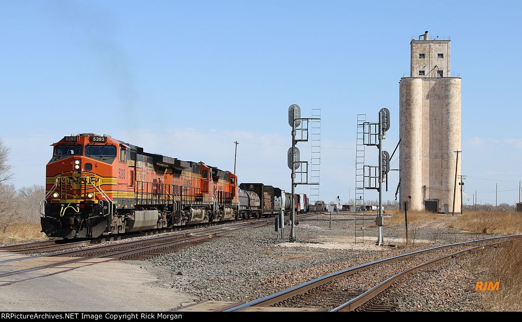 Westbound BNSF at Avard